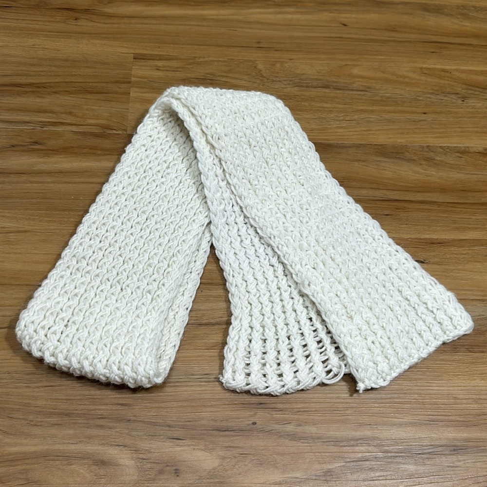Hand Knit Winter Scarf - Handmade - White - Pre-Owned